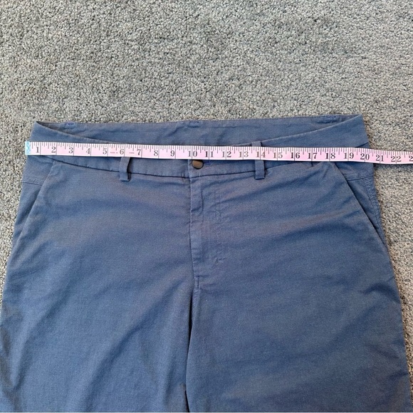 Mens Lululemon Golf Shorts Size 40 Graphite Grey 11 Inch Inseam - Picture 2 of 8